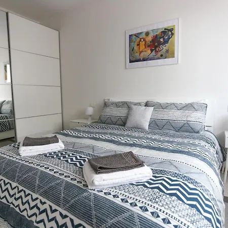 Mv Yellow Apartment Verona